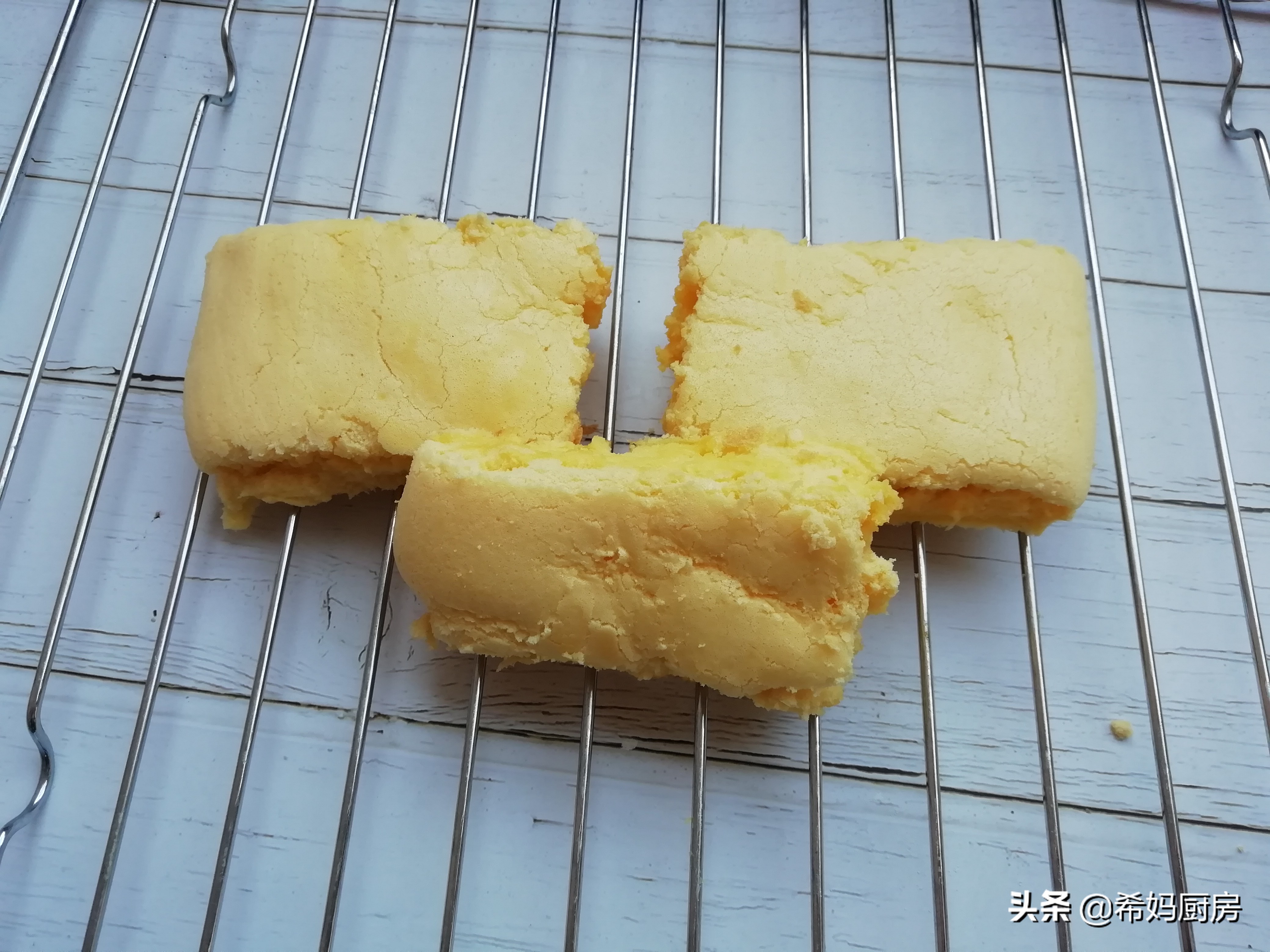 用不完的糯米粉统统拿来做蛋糕吧,只用牛奶和鸡蛋做蛋糕和糯米粉