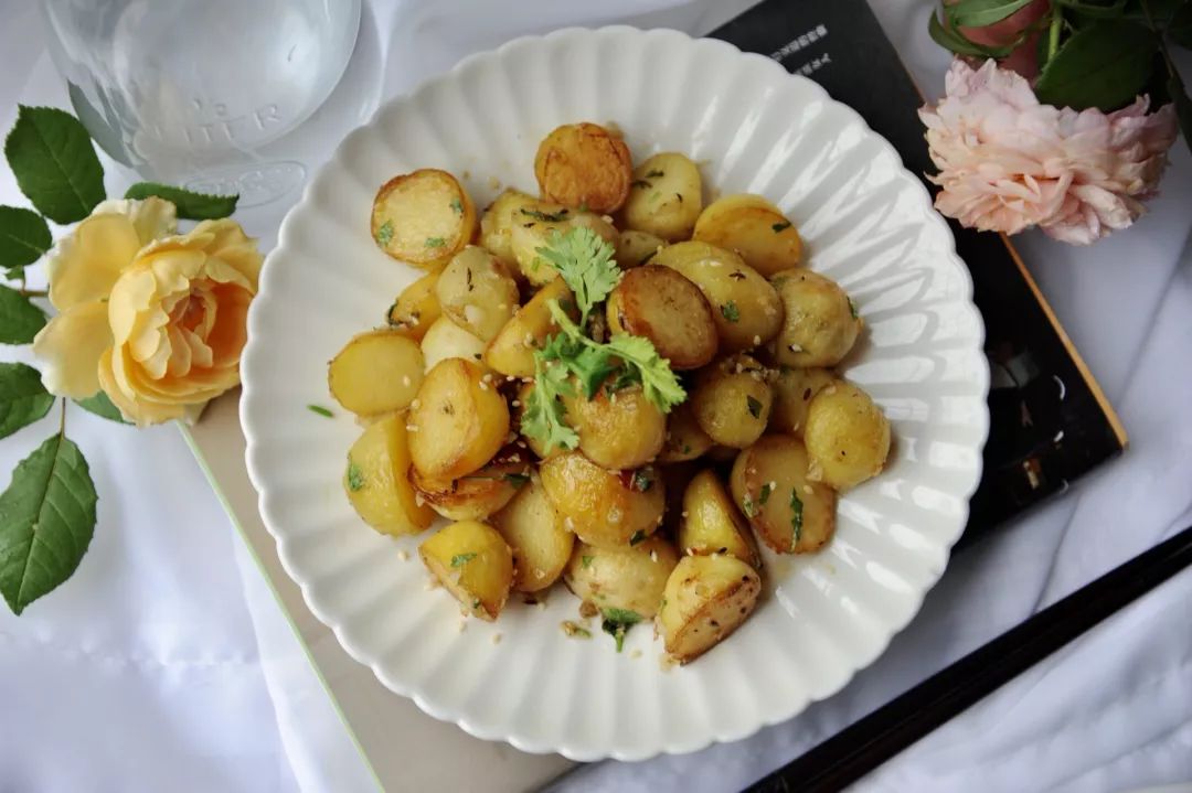 土豆干粮的家常做法,东北土豆白面干粮的做法