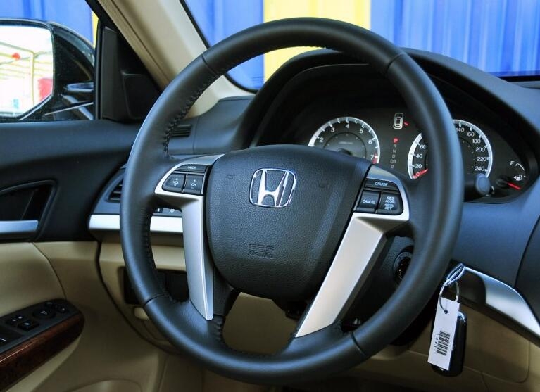 8万公里的本田雅阁价格,省油的家用车本田