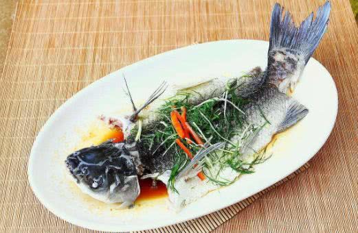 江门新会一少女天天吃鱼，手脚竟“满目疮痍”！医生一句话说出真相