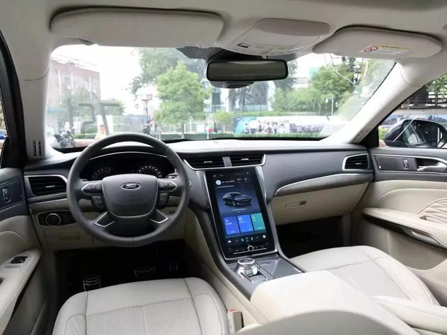 2019款福特金牛座,配置丰富满足日常需求福特金牛座