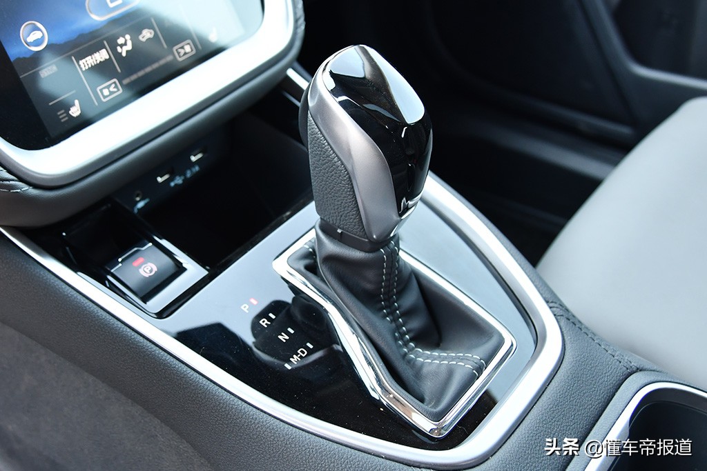 试驾全新斯巴鲁傲虎旅行版视频,好车推荐斯巴鲁傲虎配置优动力强