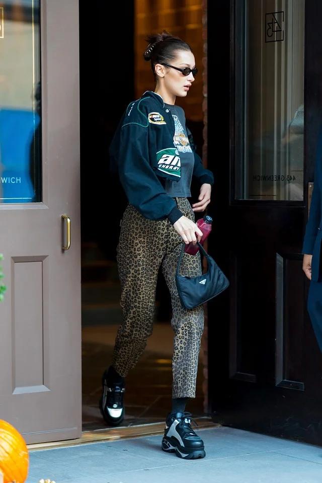 prada男士单肩尼龙小包,prada尼龙小包