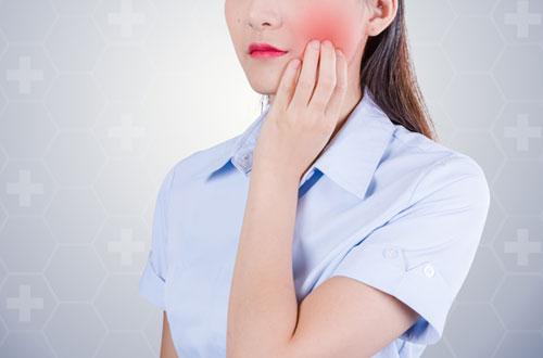 用化妆品有刺痛发痒怎么回事,用化妆品皮肤有刺痛感是什么原因