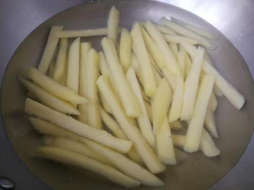 自己在家怎么做薯条空气炸锅版,自己在家怎么做薯条简单做法