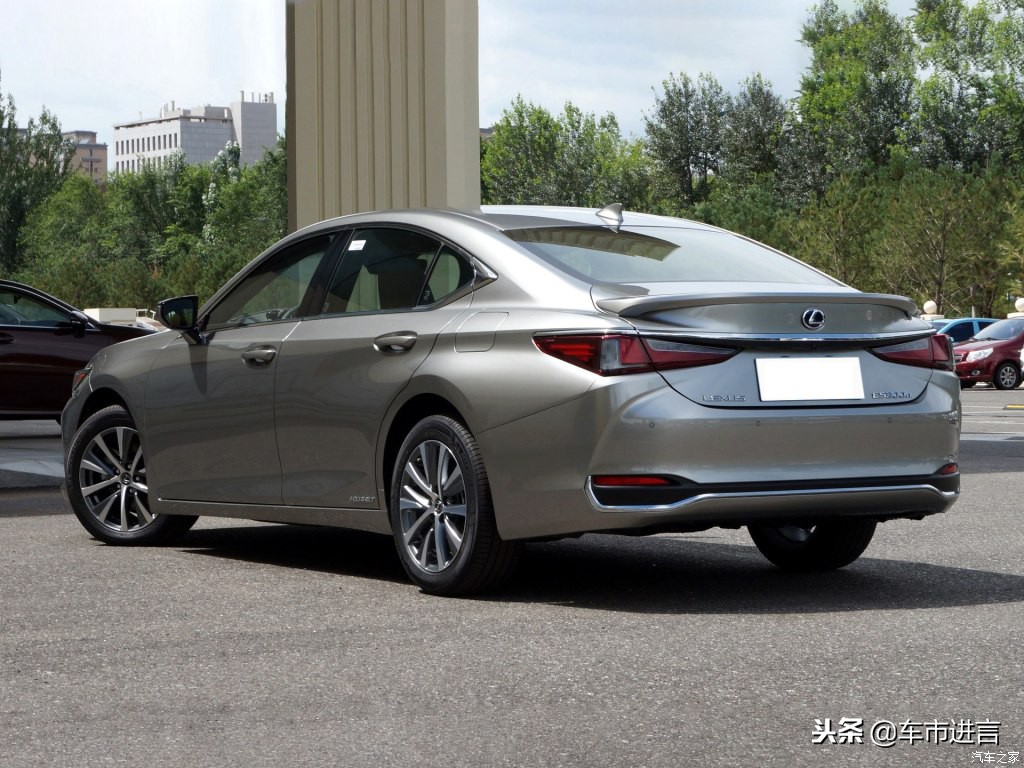 雷克萨斯es对比上一代,这一代雷克萨斯es什么时候推出的