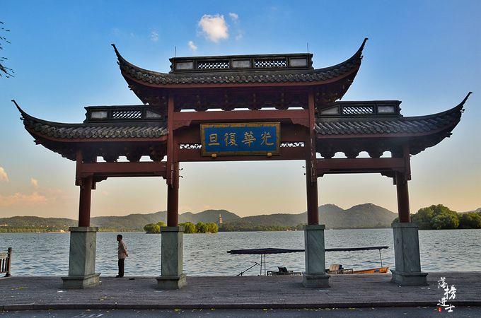 西湖一个风景秀丽令人神往的地方,西湖美景小西湖