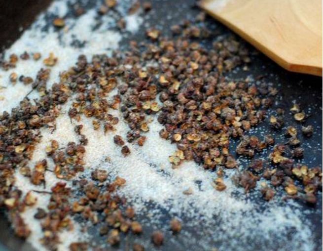 各地的腊肉做法,东莞晒腊肉10斤肉配方多少盐