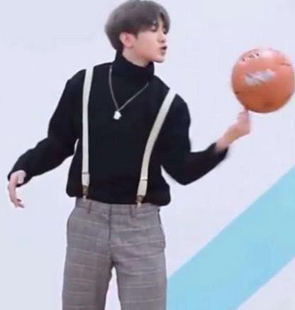 蔡徐坤干了啥坏事,为什么遭到全网黑?网友:我希望他去陪科比