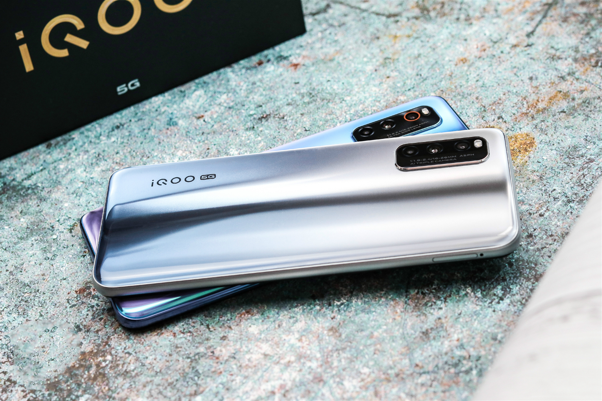 iqooz1评测游戏视频,iqooz1在当年的地位