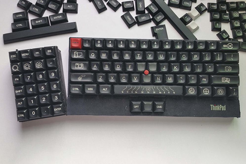 狂敲机械键盘,狂砸键盘解压视频