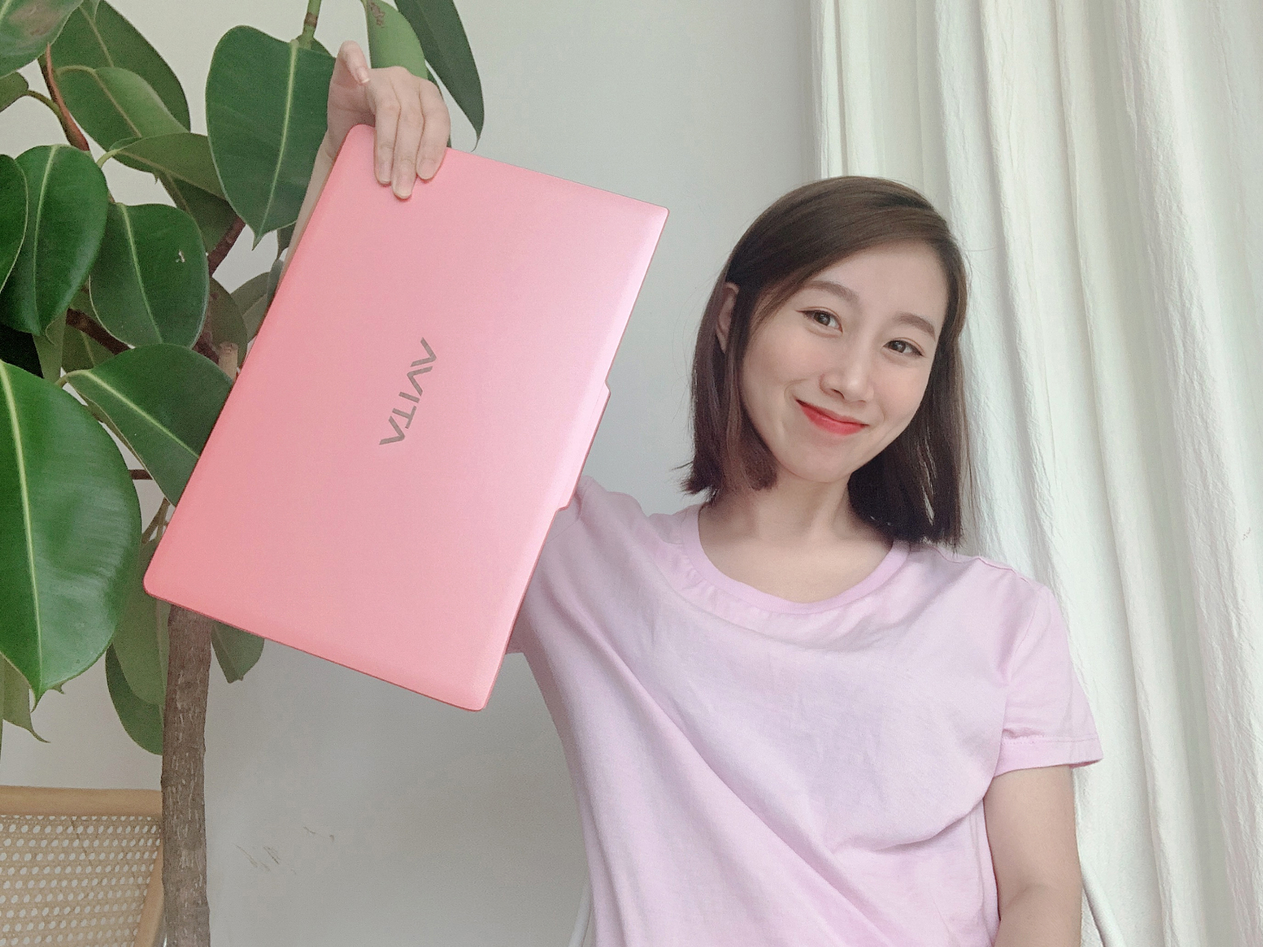 辉光钟！水轴键！轻薄笔电！一波实用又酷炫的七夕数码礼物推荐