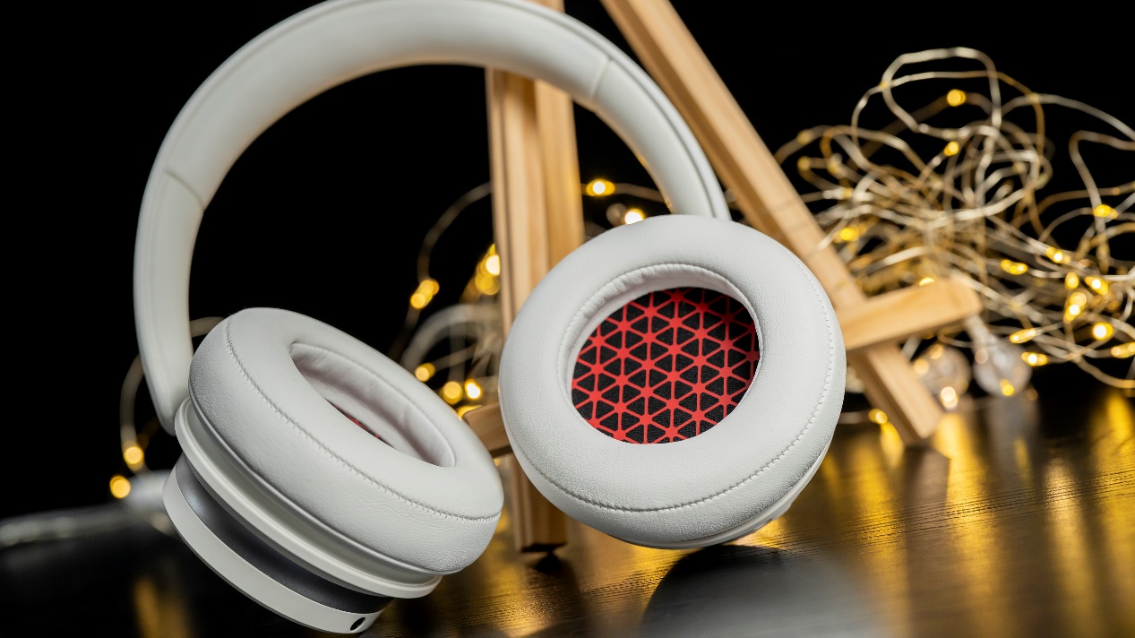 为什么说DALI头戴式耳机IO-6能有堪比影院级别的音质效果