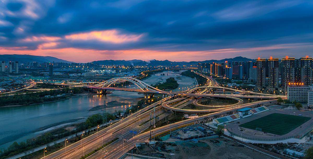 现金流大幅下降,新城控股现金流