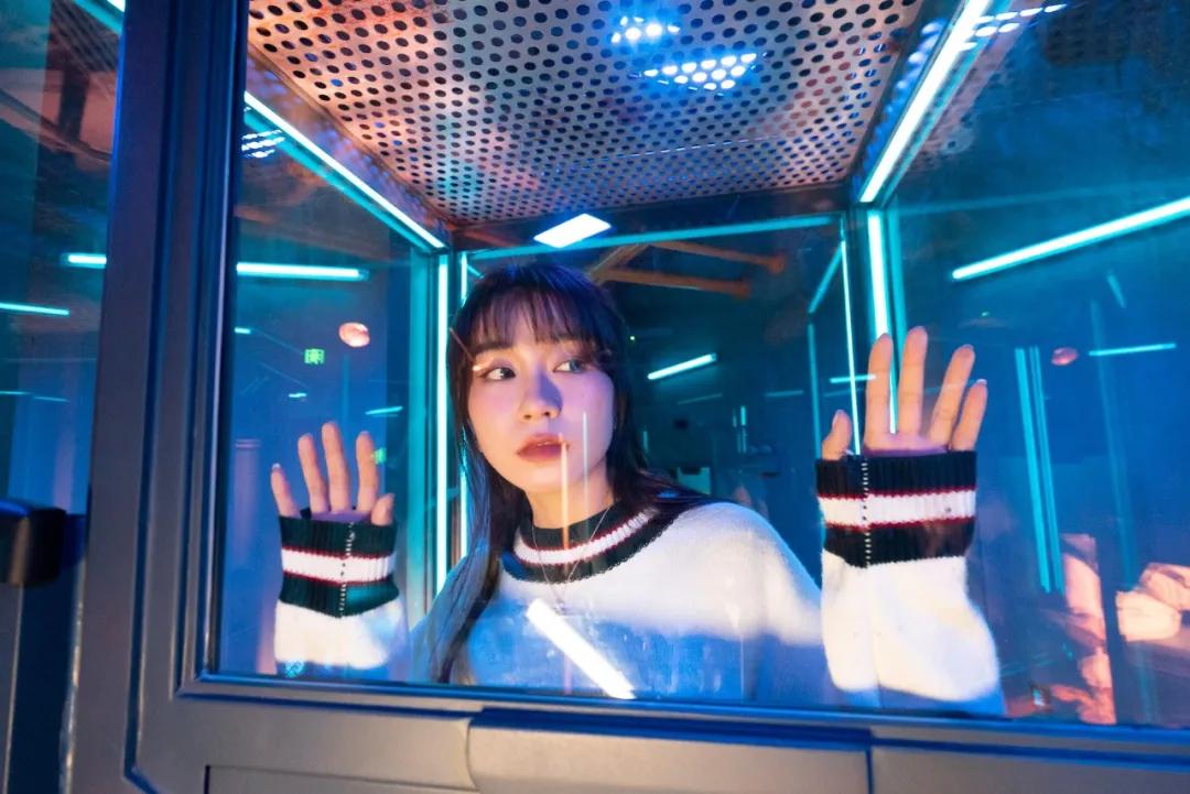 日夜不同科技感,春节潮玩创新方