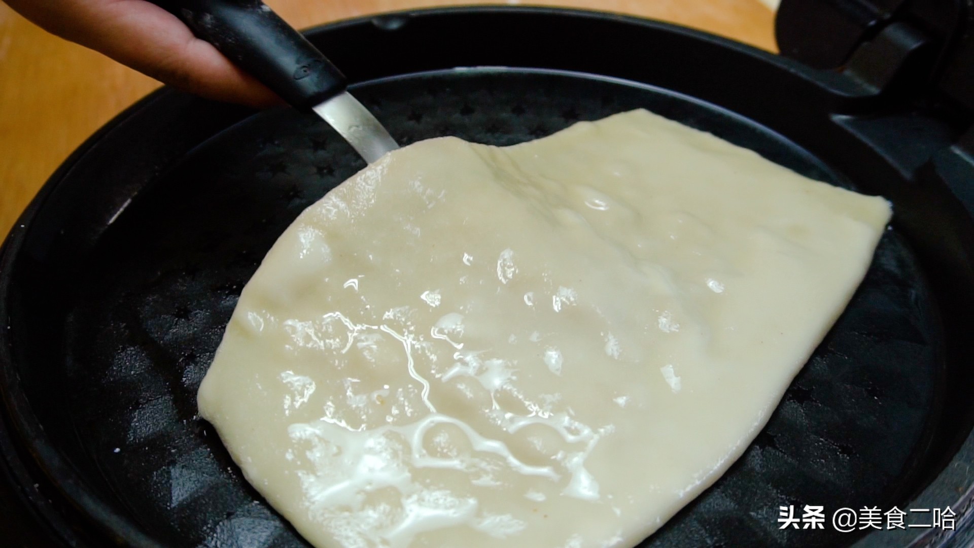 鸡蛋灌饼如何正确制作,早餐鸡蛋灌饼零失败的做法