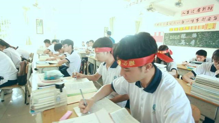 潍坊一中高考状元孟令昊报哪里了,潍坊状元孟令昊在哪上的新华初中