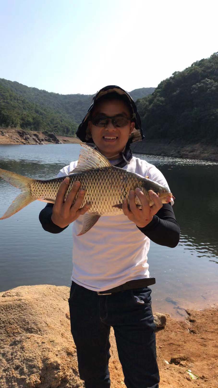 野钓如何记得打窝的点,野钓打窝避小鱼