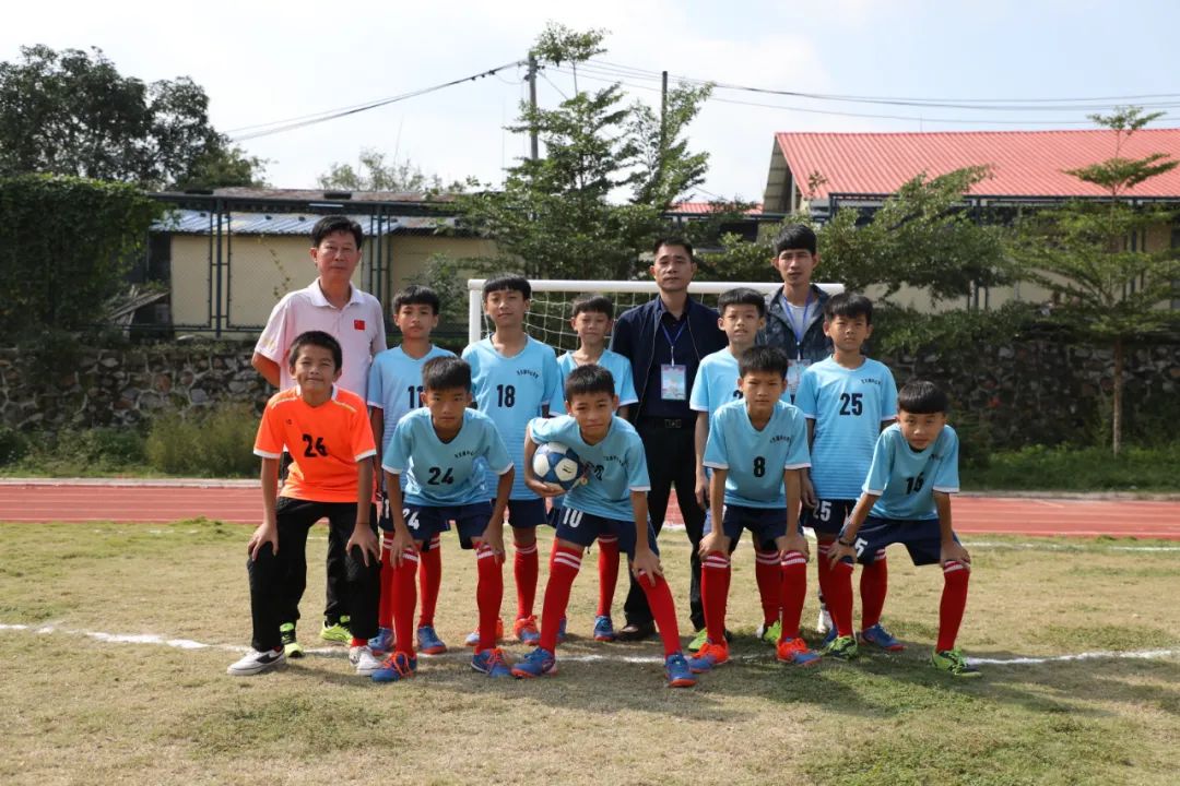 白沙路学校足球比赛,全县中小学生校园足球赛开赛