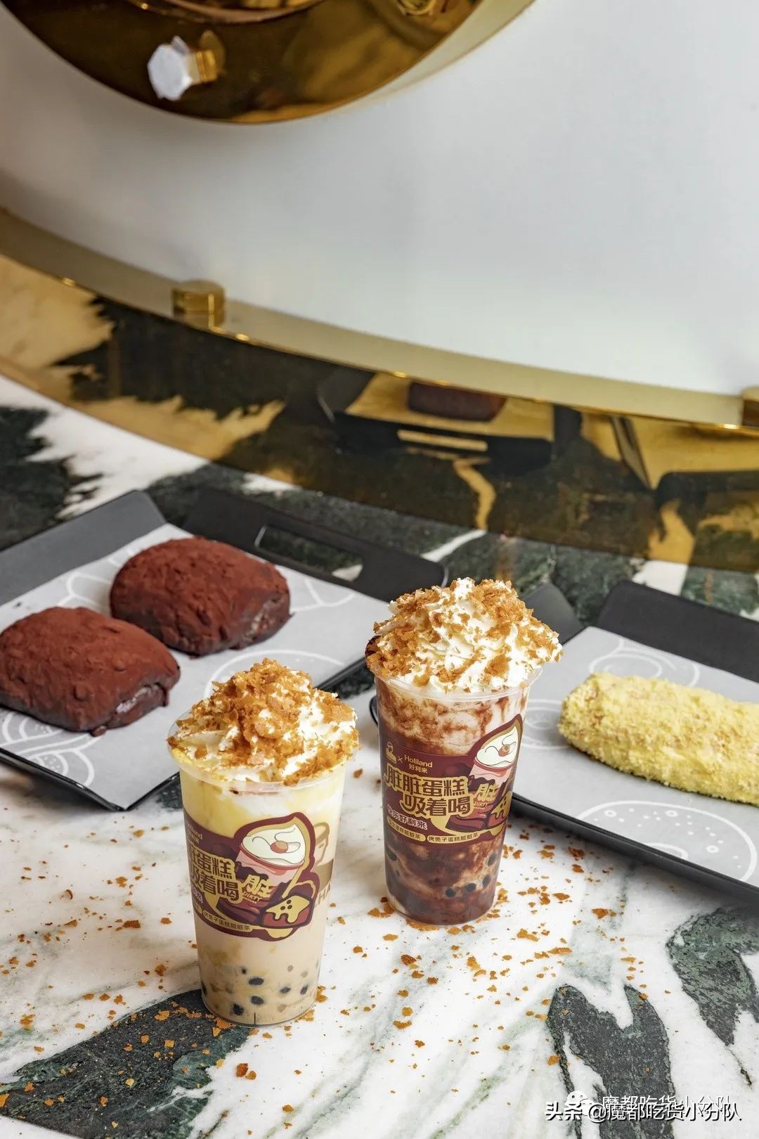 乐乐茶初冬第①杯蛋糕奶茶，联名好利来