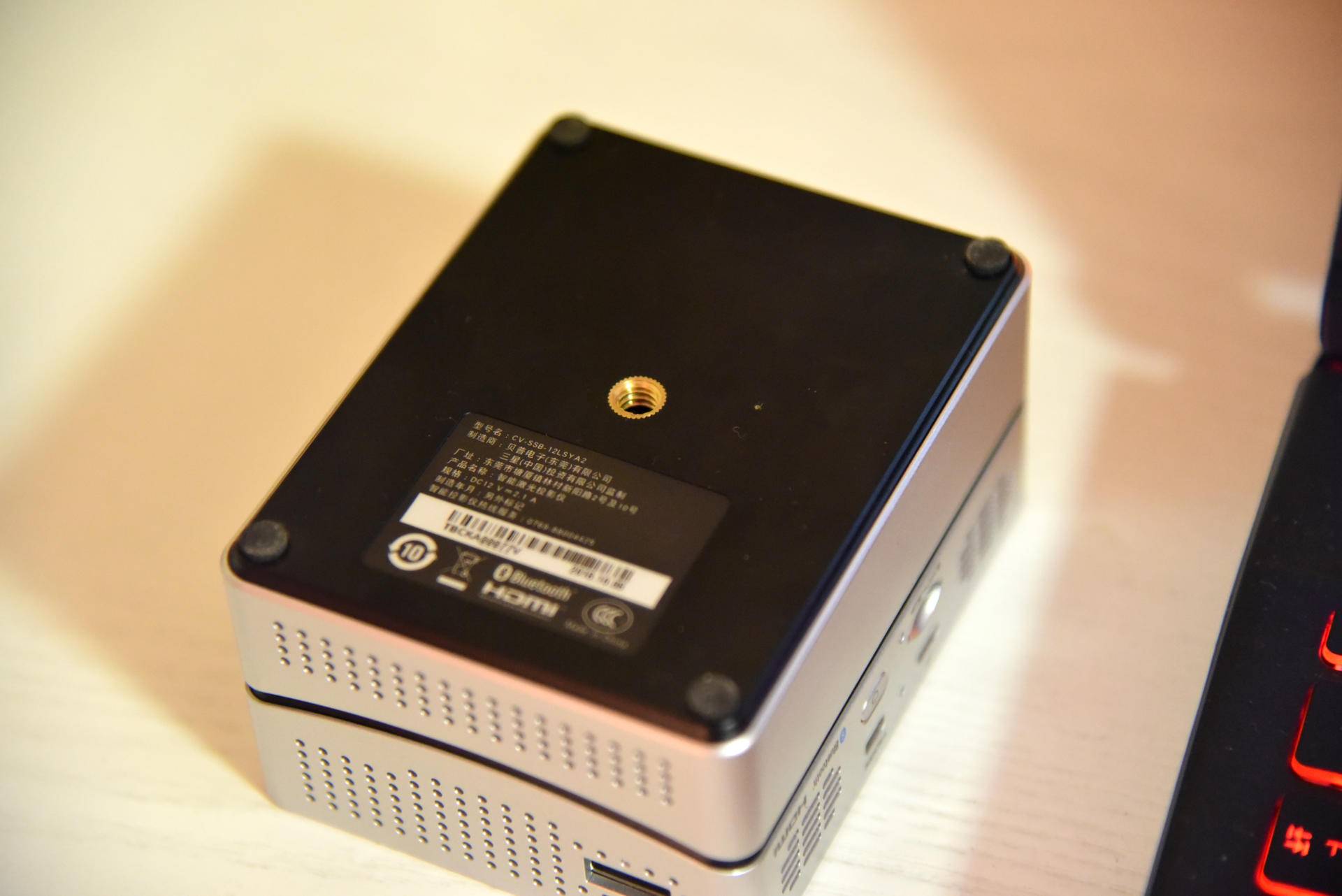 激光投影机1000流明,激光投影灯300瓦