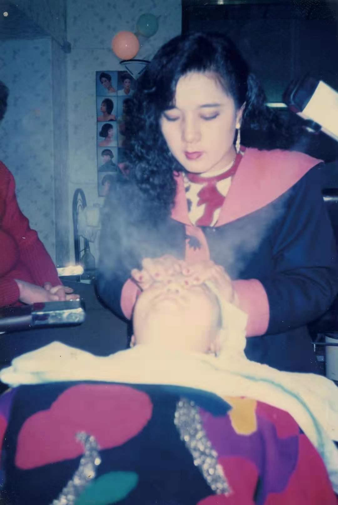 山西大姐，给人洗脸30年，开店4000家，年收入近100亿