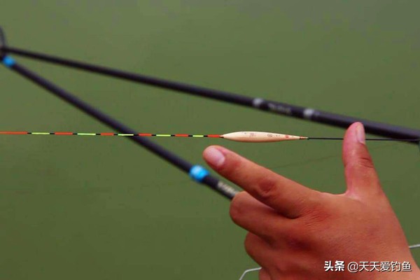钓鱼浮漂的调钓技巧,浮漂怎么看中鱼率最好