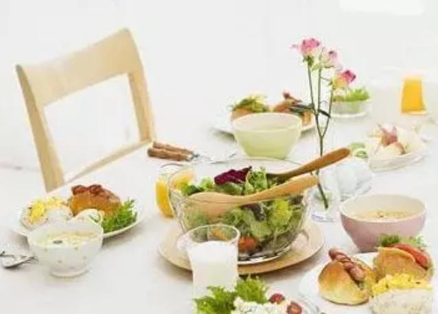 孕期贫血吃贫血药会吐怎么办,孕妇后期贫血怎么调理才能补上来