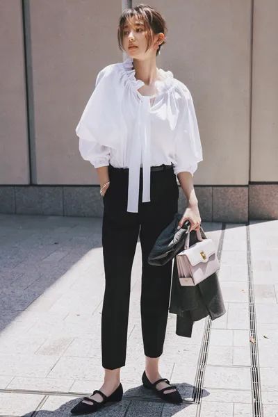 今年流行的衬衫带字母,今年流行衬衫长款花色