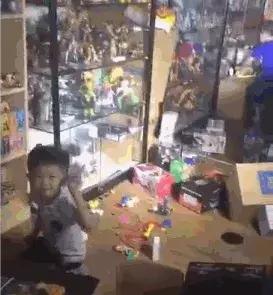 一面墙的手办值一套房,一整面墙的手办