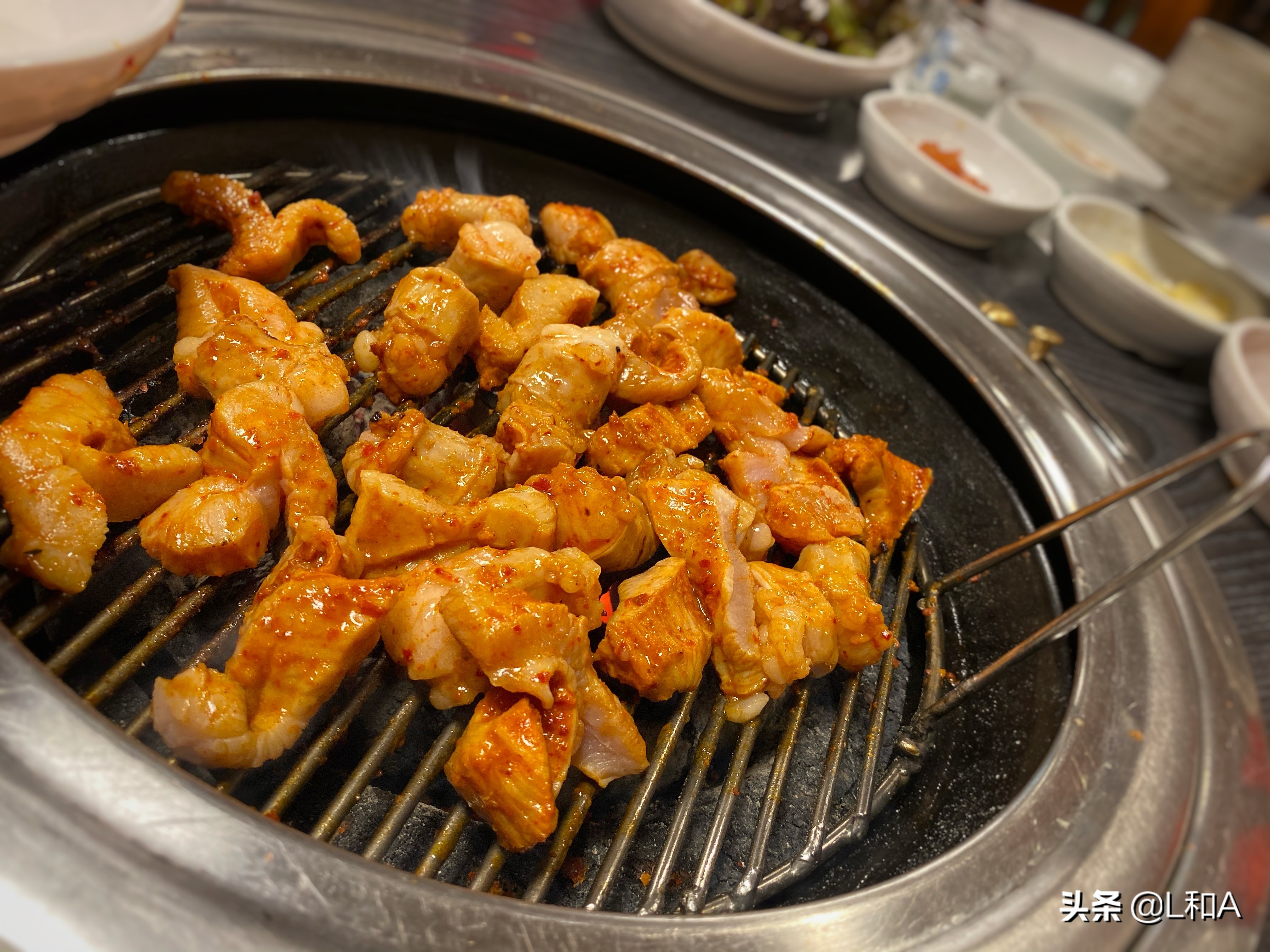 首尔:乙支路的烤内脏专卖店,前韩国总统的老相好