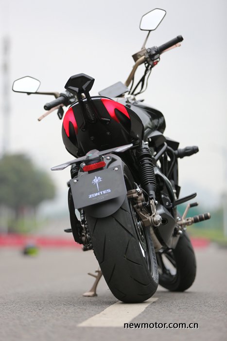 升仕310V试驾/多图:舒适好骑的运动太子车,标配ABS,全LED灯具