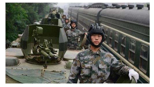 美俄为坦克兵配发专用迷彩服，是否必要？我军并没有去刻意模仿