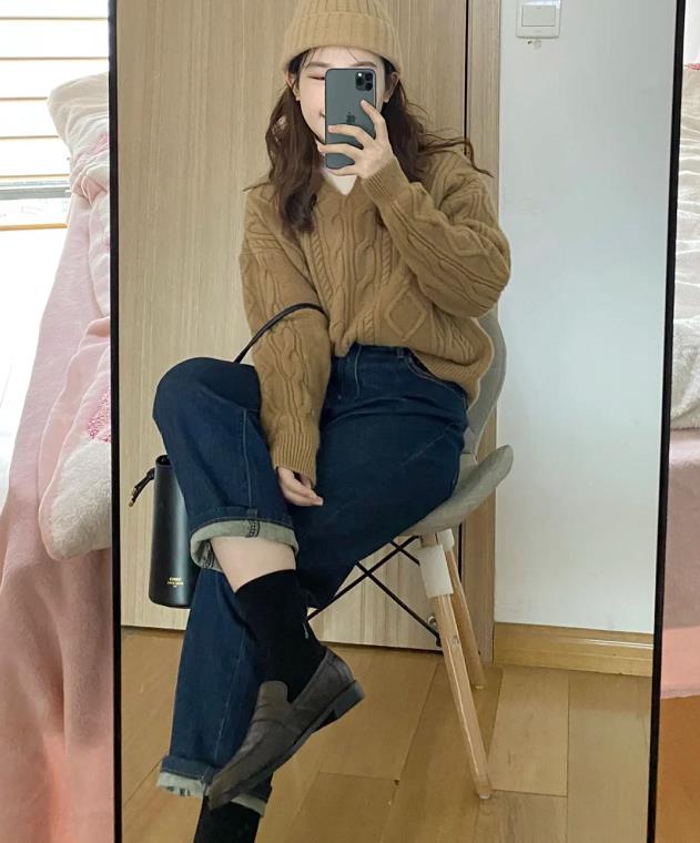 显白气质又柔软渐变慵懒风毛衣,浅紫罗兰色毛衣显黑还是显白