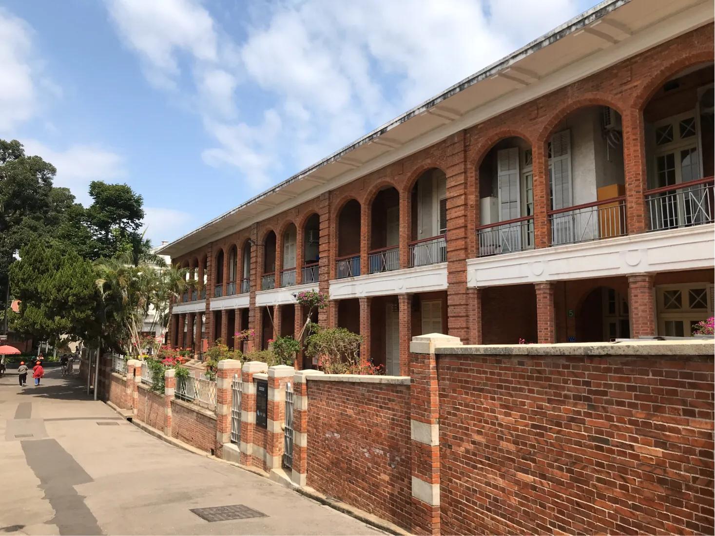 鼓浪屿上有个足球场,鼓浪屿有几个足球场大