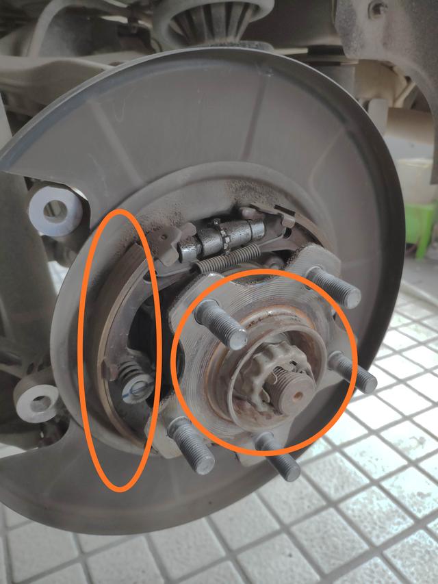 英菲尼迪6万公里刹车盘磨损程度,英菲尼迪刹车盘怎么拆