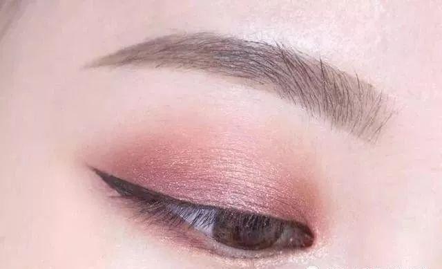 不同眼型适合的眼影画法教程,hudabeauty眼影教程内双眼皮