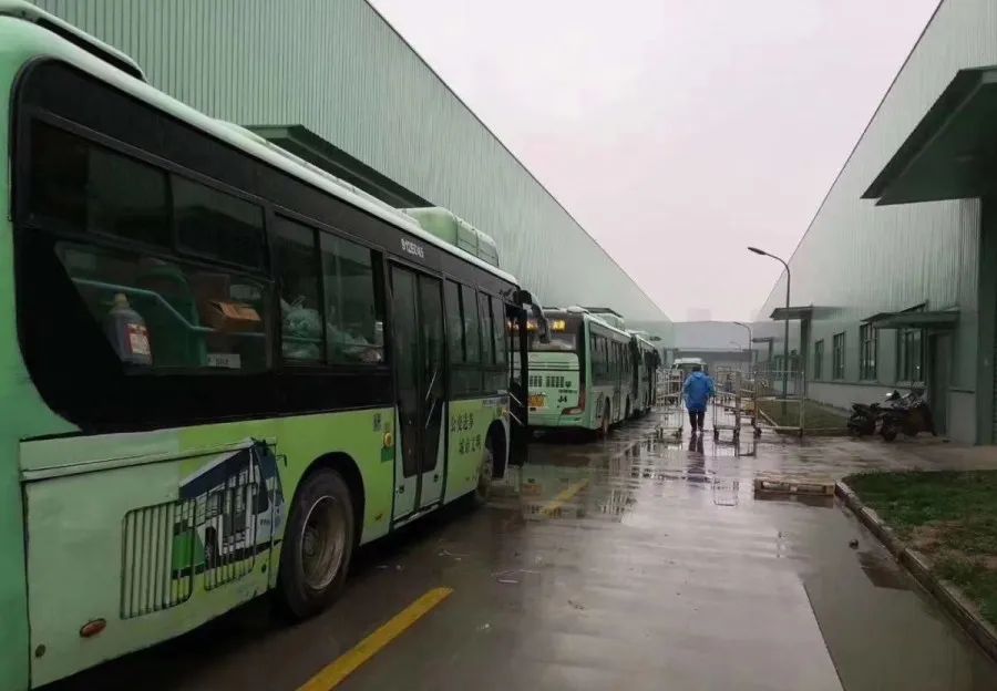 武汉蔬菜便民快车来了!美菜联手公交集团为市民保供