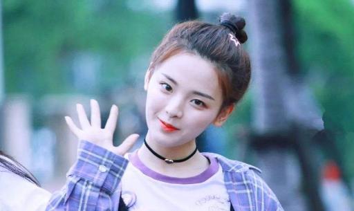 杨超越高考作文,以杨超越为话题的作文1000字