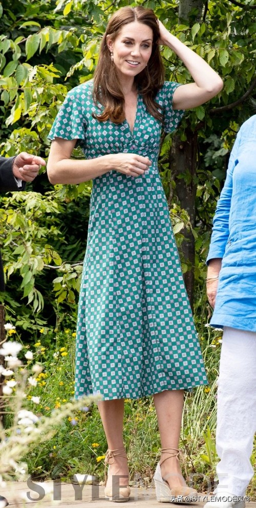 明星同款平价连衣裙,明星平价度假连衣裙