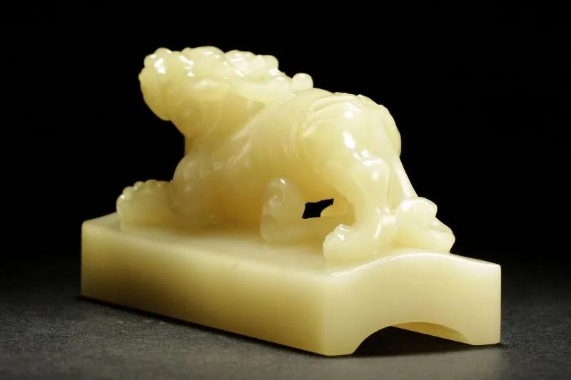 神品艾叶绿是一级文物吗,神品寿山艾叶绿老印章的拍卖实录