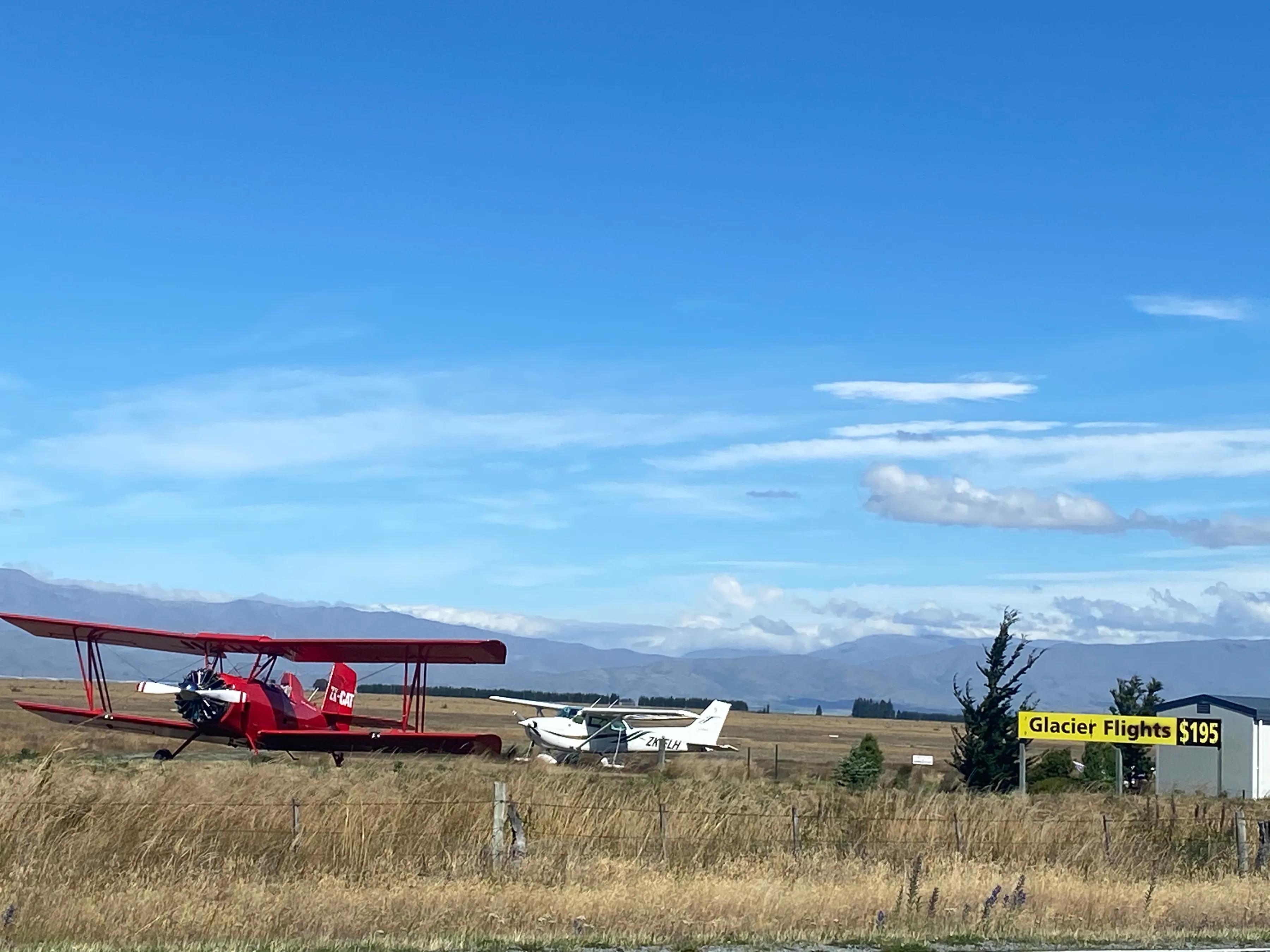 风吹过湖边,风吹过湖边柳树