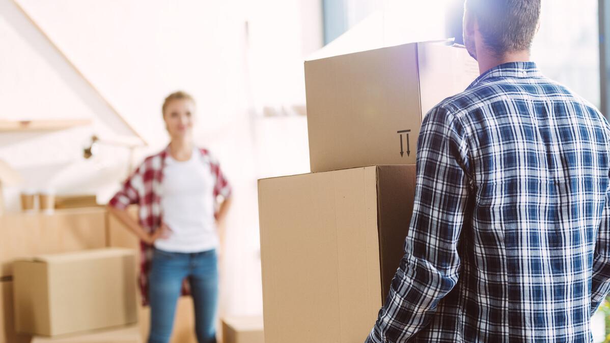 腰肌劳损引起的腰疼是怎样的症状,腰肌劳损和肾亏的症状有什么区别