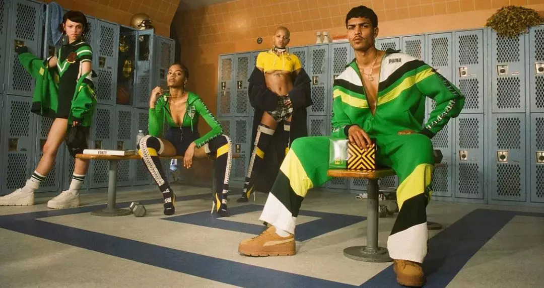 rihanna只靠副业微商赚6个亿,rihanna副业赚多少钱