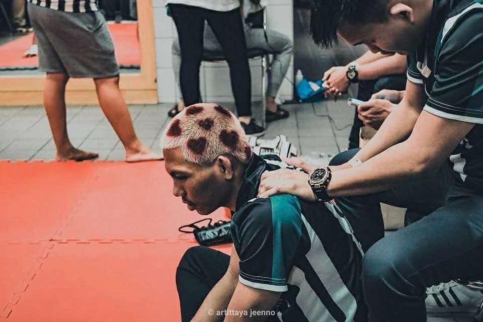 将杀马特带上国际擂台，如今他又要挑战下一任播求