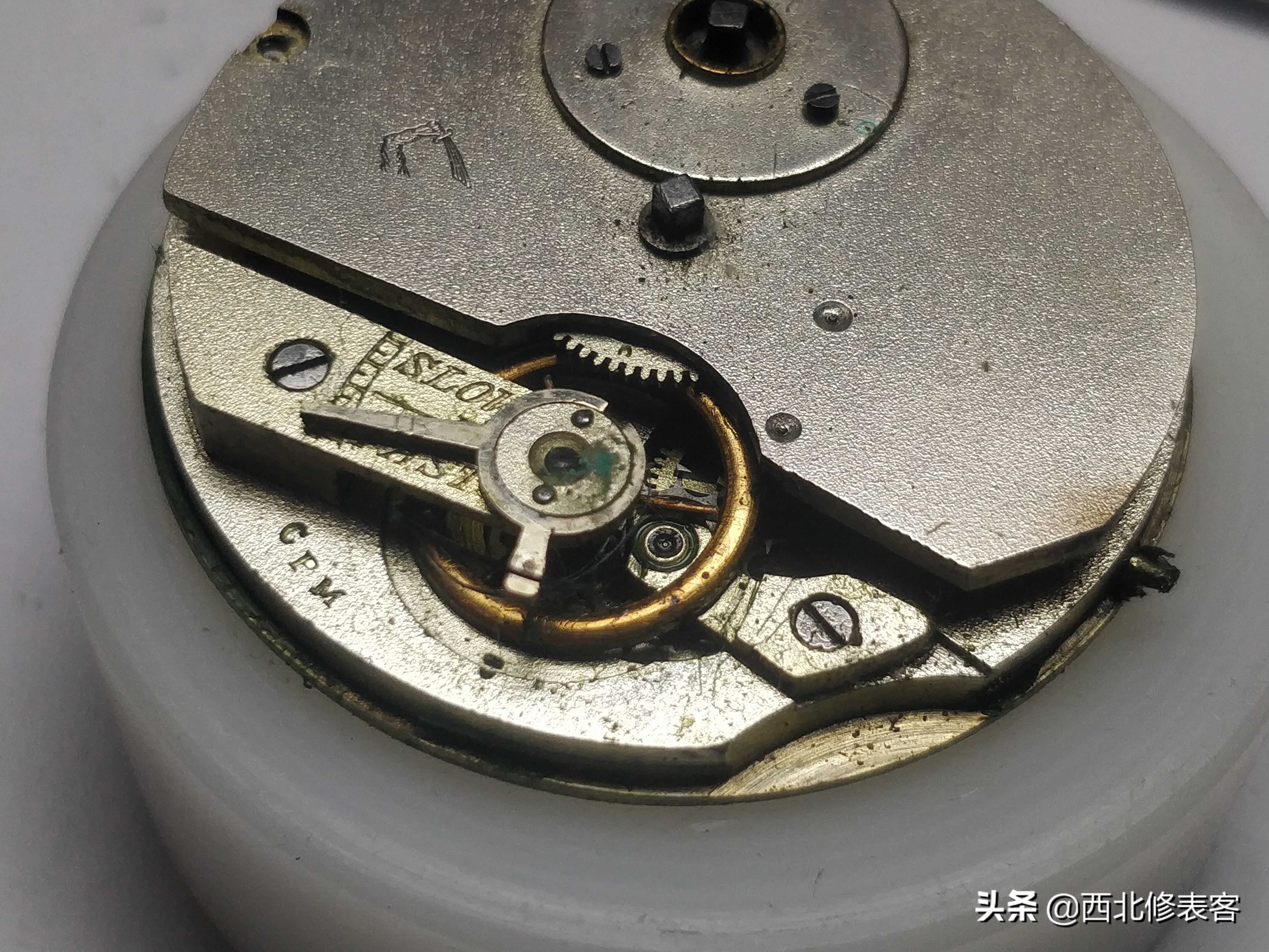 老怀表修理视频,修表师傅修坏表