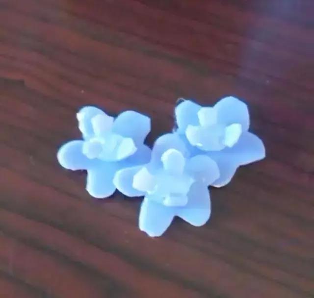 洗衣液瓶子制作天鹅花盆方法图片,洗衣液瓶变花盆生活小妙招