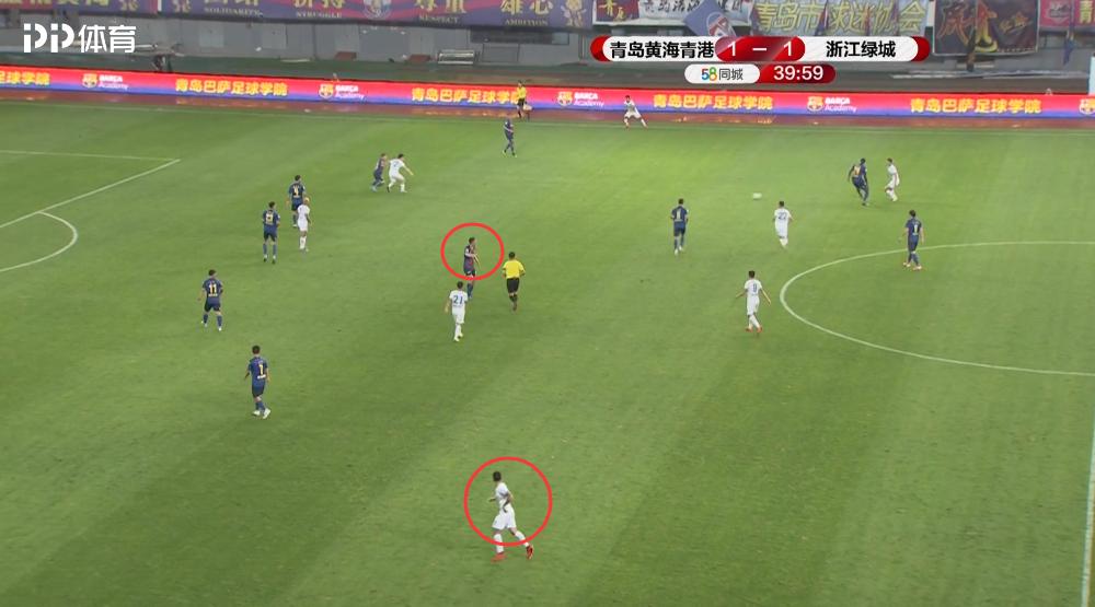 中甲后卫踢向球门事件,足球中甲争议视频