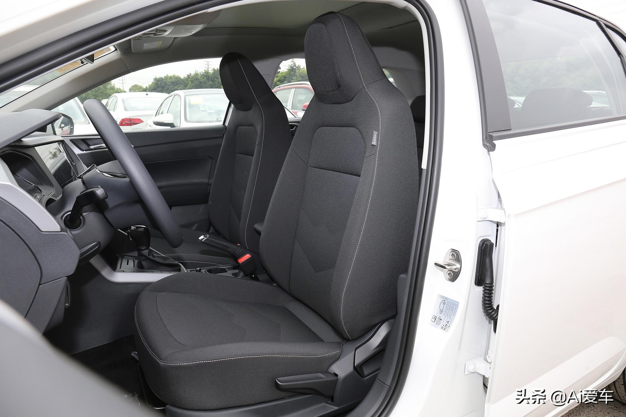 最新款大众polo值得买吗,省油代步车德系车