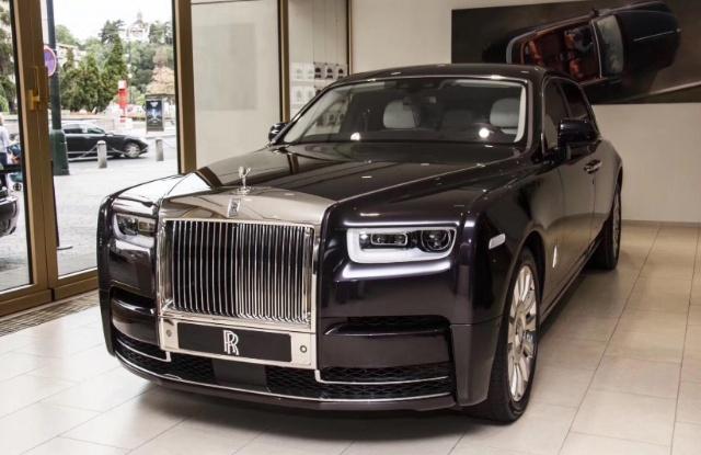 最贵的劳斯莱斯雨伞一把多少钱,劳斯莱斯车里最贵的雨伞多少钱